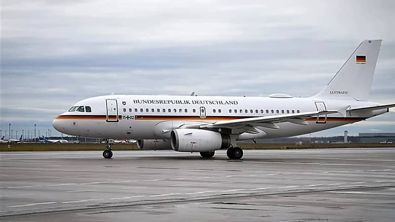 هبوط اضطراري لطائرة وزير الداخلية الألماني بعد إنذار مفاجئ.. صورة