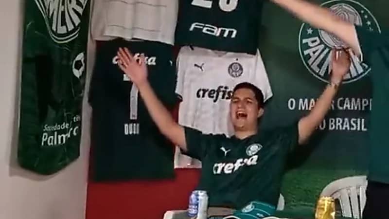 بالفيديو.. لحظة تسجيل فييتو الهدف الثالث في فلامينغو وشماتة مشجعين نادي بالميراس