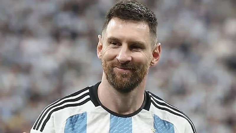 ميسي يعلن اعتزاله اللعب الدولي قريباً