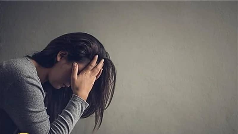 سيدة تكتشف زواجها من امرأة بعد 8 سنوات