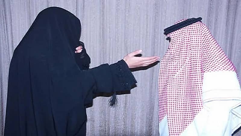 مواطنة تطلب الطلاق بعدما رفض زوجها استخدامها للسناب