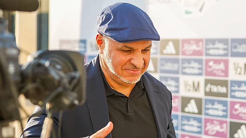 ضمك يفاوض المدرب بن زكري