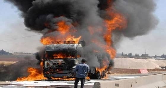 تماس كهربائي يتسبب في احتراق شاحنة وإصابة السائق بمكة