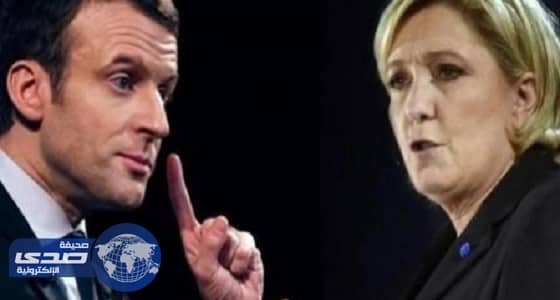 ويب سيرش يعرض 5 آلاف دولار لمن يثبت أن الرئيس الفرنسي شاذ جنسياً