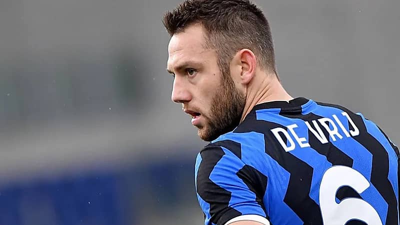 الاتحاد يسعى للتعاقد مع دي فراي مدافع إنتر ميلان