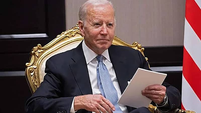 بايدن يقبل استقالة مدير إدارة الحدود الأمريكية