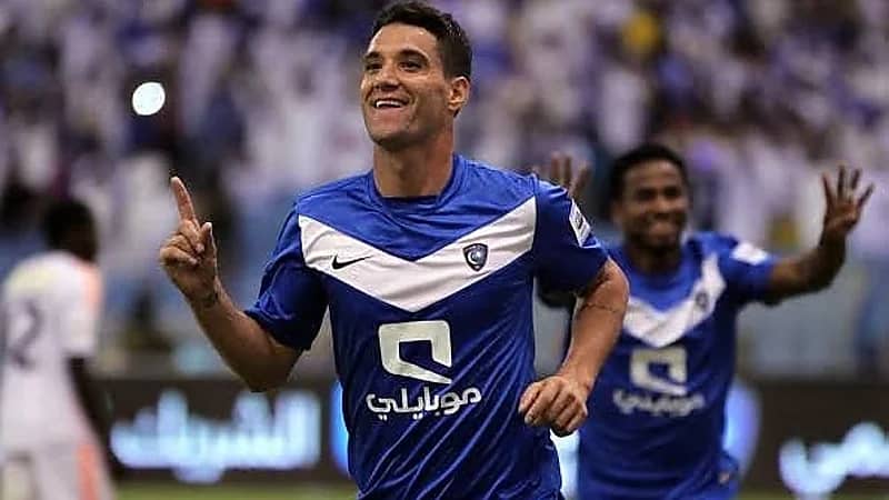 تياغو نيفيز يستعيد ذكرياته مع الهلال خلال مسيرته .. صورة