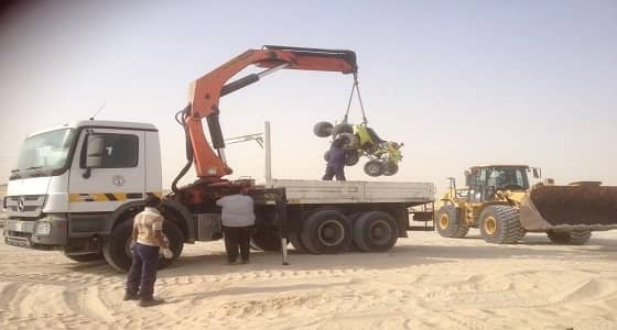 بالصور.. ضبط 6 مواقع مخالفة لتأجير الدبابات النارية في الدمام