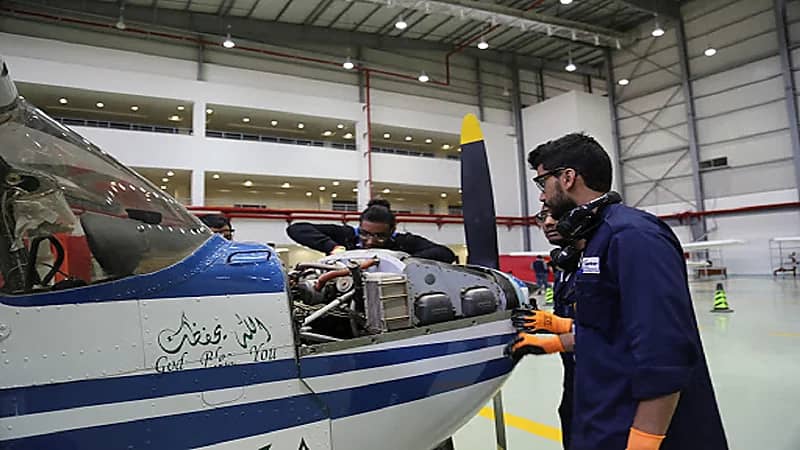 تدريب لحملة الثانوية منتهي بالتوظيف في "الكلية التقنية العالمية لعلوم الطيران"