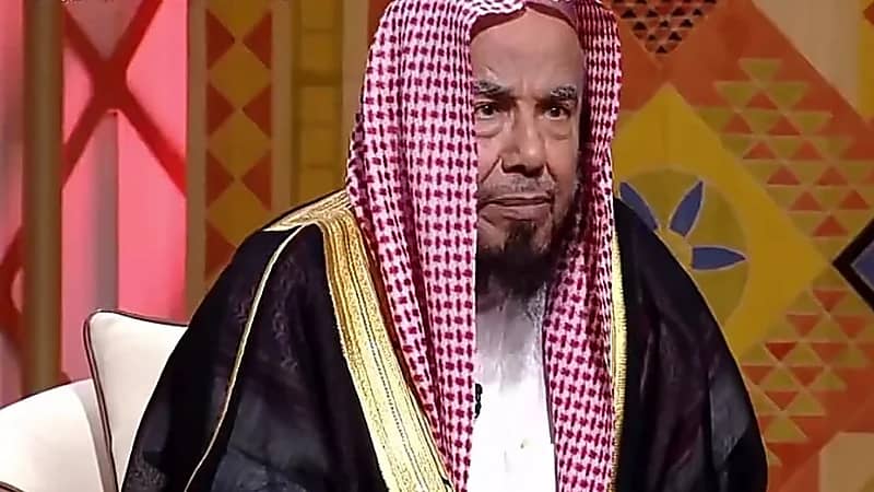 المطلق يروي قصة زوجة وكلت محامية لخلع زوجها لتتفاجأ بزواجهما بعد خلعها .. فيديو