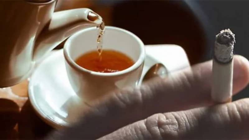 الشاي الساخن مع التدخين: عادة يومية قد تفتح أبواب السرطان وأمراض القلب