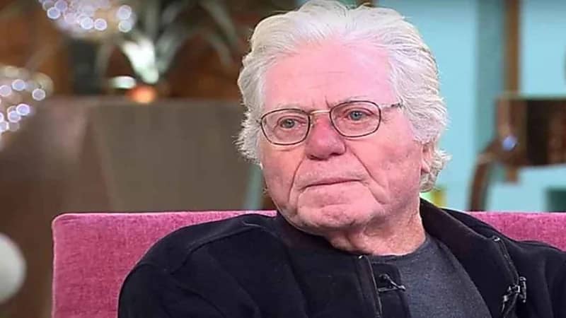 حسين فهمي يروي تفاصيل خلعه من زوجته السعودية