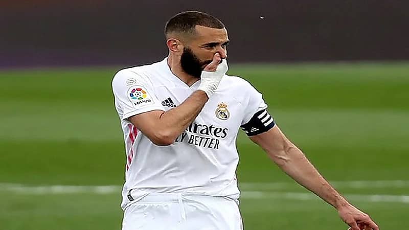 إصابة لاعب ريال مدريد كريم بنزيمة بفيروس كورونا