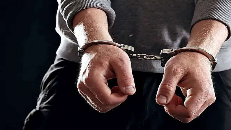 القبض على مقيم ومواطن لترويجهما الحشيش بجدة