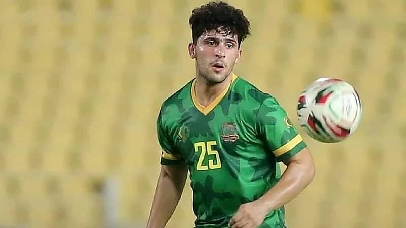 فيديو.. لاعب عراقي يسدد ضربة عنيفة لإداري في نادي أربيل