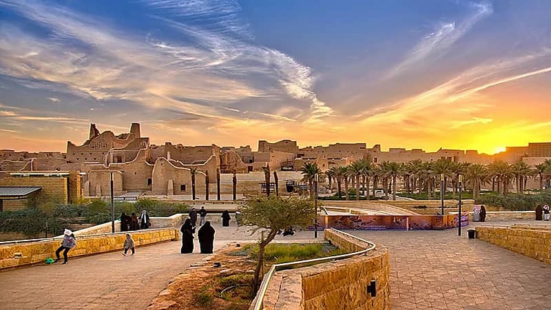 المملكة تتفوق على أمريكا كأفضل الدول التي يمكن عيش المغتربين فيها