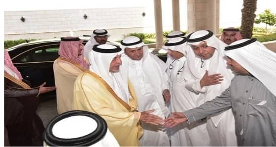 بالصور.. أمير مكة يقدم التعازى لعائلة الشاعر إبراهيم خفاجي