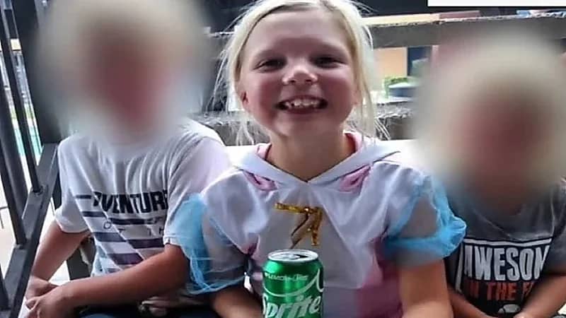 طفلة تقفز من نافذة هربا من والدها