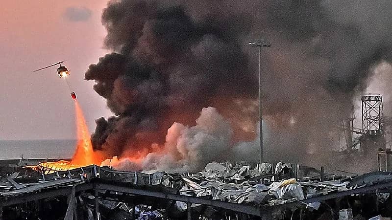 مذكرة اعتقال بحق وزير سابق في قضية انفجار بيروت