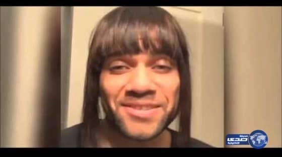 بالفيديو.. طاهية صينية تطهو الطعام بأدوات مكتبيه