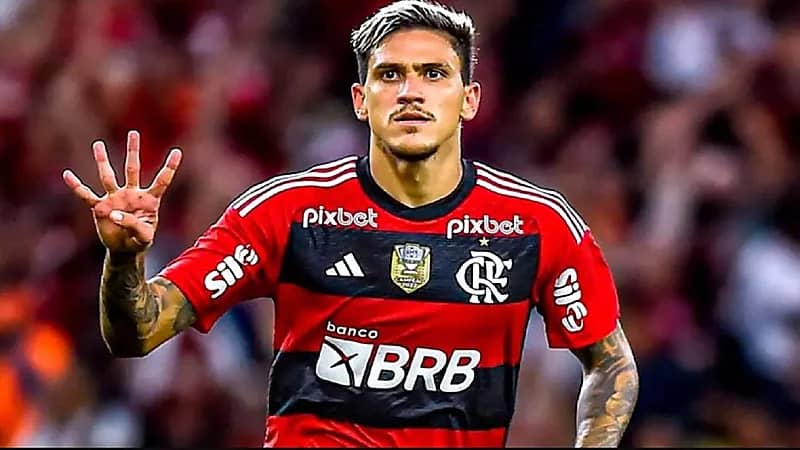 فلامنجو يدرس عرض الهلال لضم بيدرو