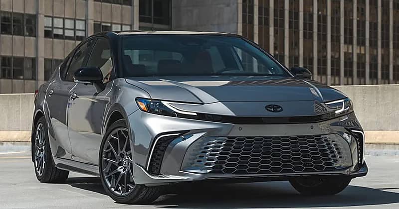 الخالدي يستعرض مواصفات تويوتا كامري جراندي 2025.. فيديو