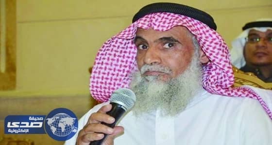 الأزمة المادية تدفع روائي لعرض مكتبته للبيع لشراء «حراثة»