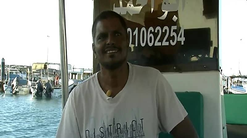 فيديو .. نجاة صياد من الموت المحقق بعدما هاجمته سمكه في جازان