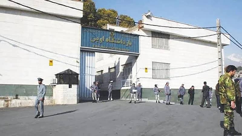 معتقل داخل سجن في إيران: "خامنئي مسؤول عن حياتي وحياة عائلتي