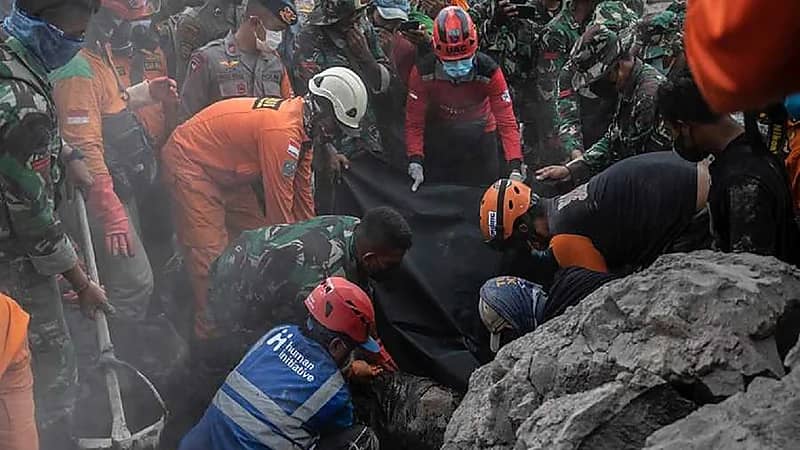 ارتفاع حصيلة ثوران بركان إندونيسيا "المرعب"