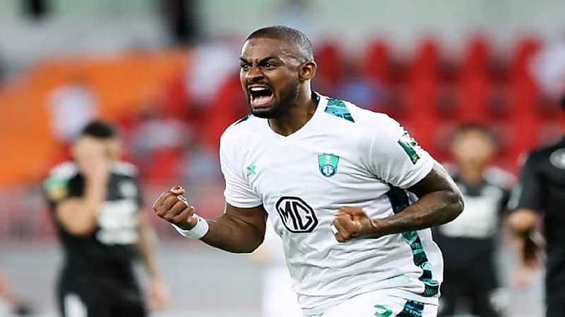 الأهلي يستعيد خدمات بيريرا