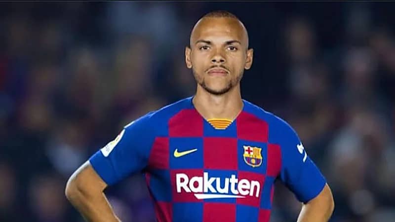 النصر يسابق الشباب على ضم مهاجم برشلونة الإسباني