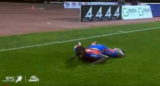 فيديو.. لاعب الفيحاء يحتفل بهدف الفوز على الهلال بطريقة غريبة