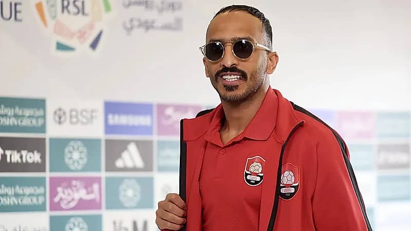 الخليج يتحرك بقوة.. مفاوضات مع عسيري والحافظ وتعليق صفقة العمري