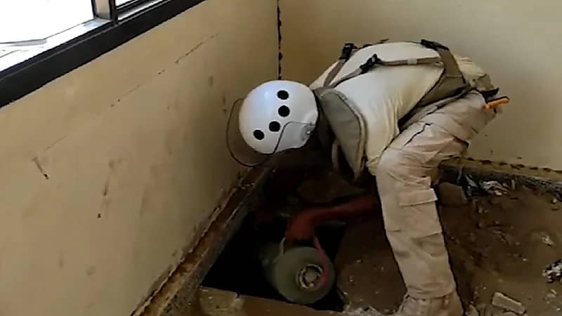 مليشيا الحوثي تزرع عبوات ناسفة بمركز صحي وخزان مياه بالحديدة