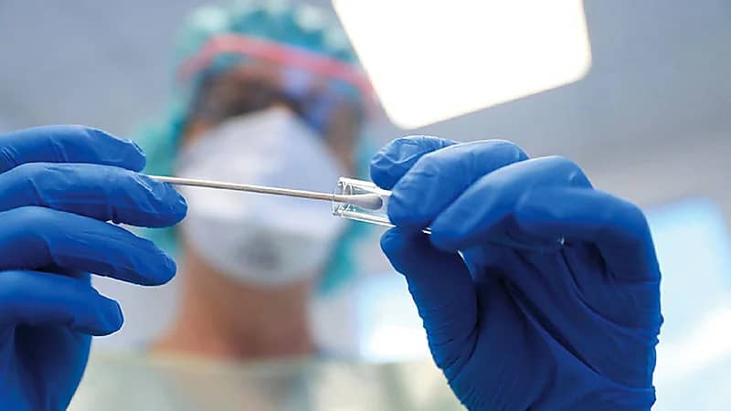 "الصحة" تحسم الجدل بشأن أثر الزكام على فحص كورونا