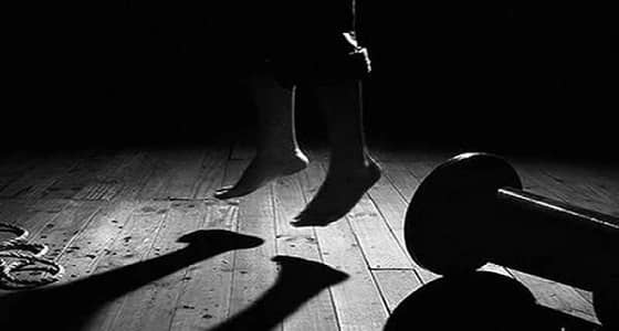 محاسب مصري ينتحر بشنق نفسه ويقتل ابنته من رعب المشهد