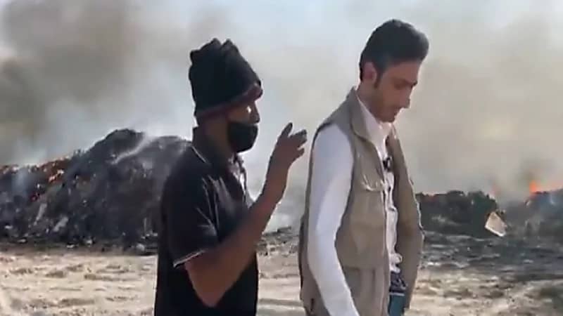 بالفيديو .. تلوث بيئي وعاملة تحرق النفايات لاستخراج قطع المعادن بطريقة مخالفة بالدمام