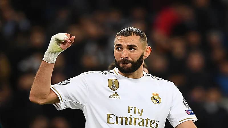 حسم مصير "كريم بنزيمة" من مواجهات المنتخب الفرنسي