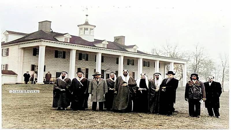 صورة نادرة للملك سعود بن عبد العزيز في منزل جورج واشنطن