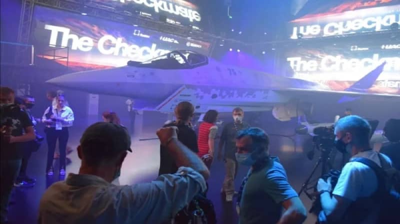 بالصور.. الظهور الأول لطائرة الجيل القادم  Sukhoi fighter Jet