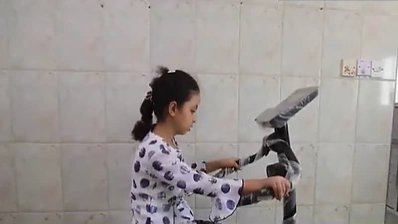 بالفيديو .. "سلمان الإغاثة" يعيد الأمل لطفلة أُصيبت بشلل نصفي إثر سقوطها من الدور السادس