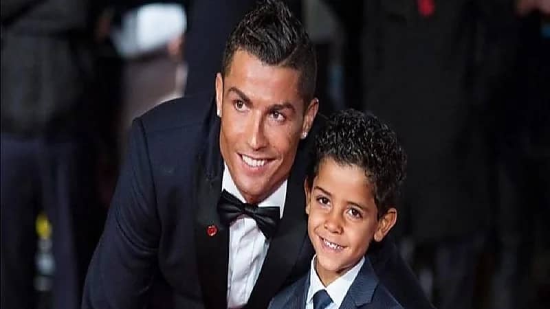 كريستيانو جونيور نجل "رونالدو" يحدد موعد اعتزال والده