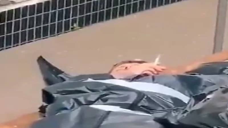 فيديو.. كشف حقيقة جثة تدخن سيجارة في أوكرانيا