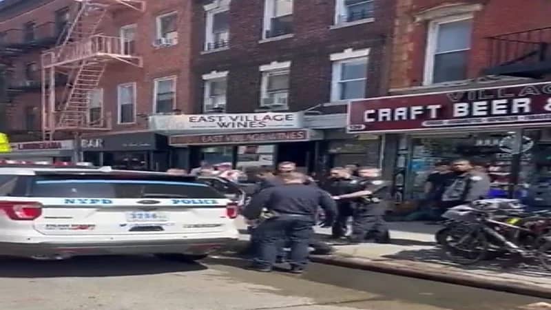 شاهد.. لحظة القبض على مطلق النار داخل مترو الأنفاق في بروكلين 