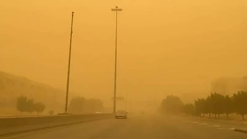 الأرصاد: عواصف ترابية ورياح نشطة بدءًا من السبت 