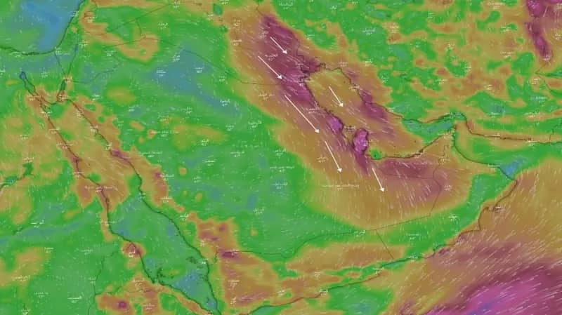 المسند: تشكل سحب ممطرة على مرتفعات عسير والباحة