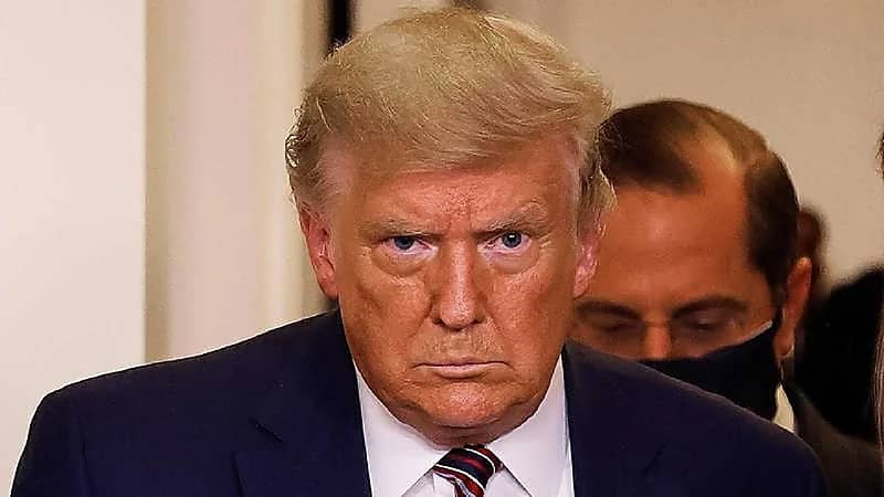 مصادرة 700 وثيقة سرية من منزل ترامب