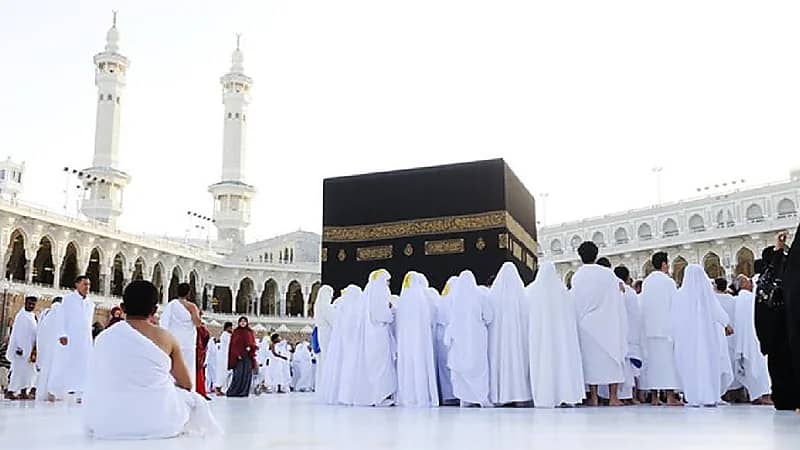 "الحج" توضح خطوات حجز خدمات العمرة إلكترونيا للمعتمرين من الخارج