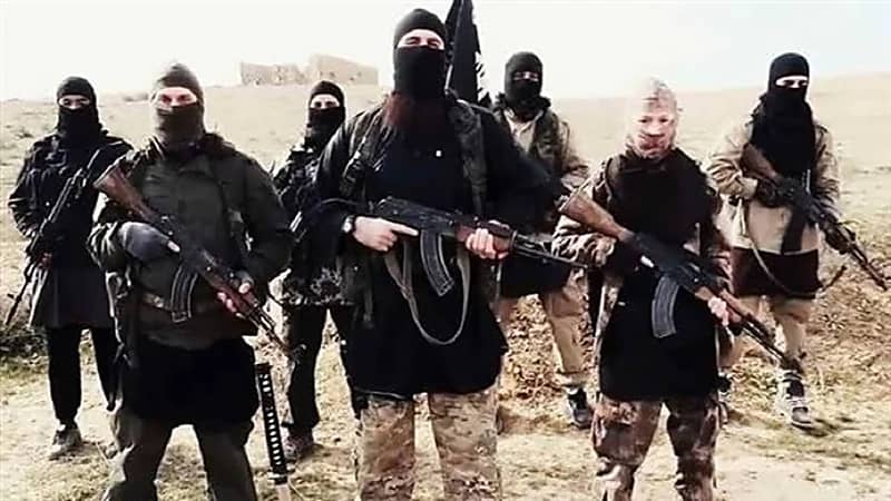 داعش" الإرهابي يعدم 12 مختطفاً بينهم امرأة في سوريا